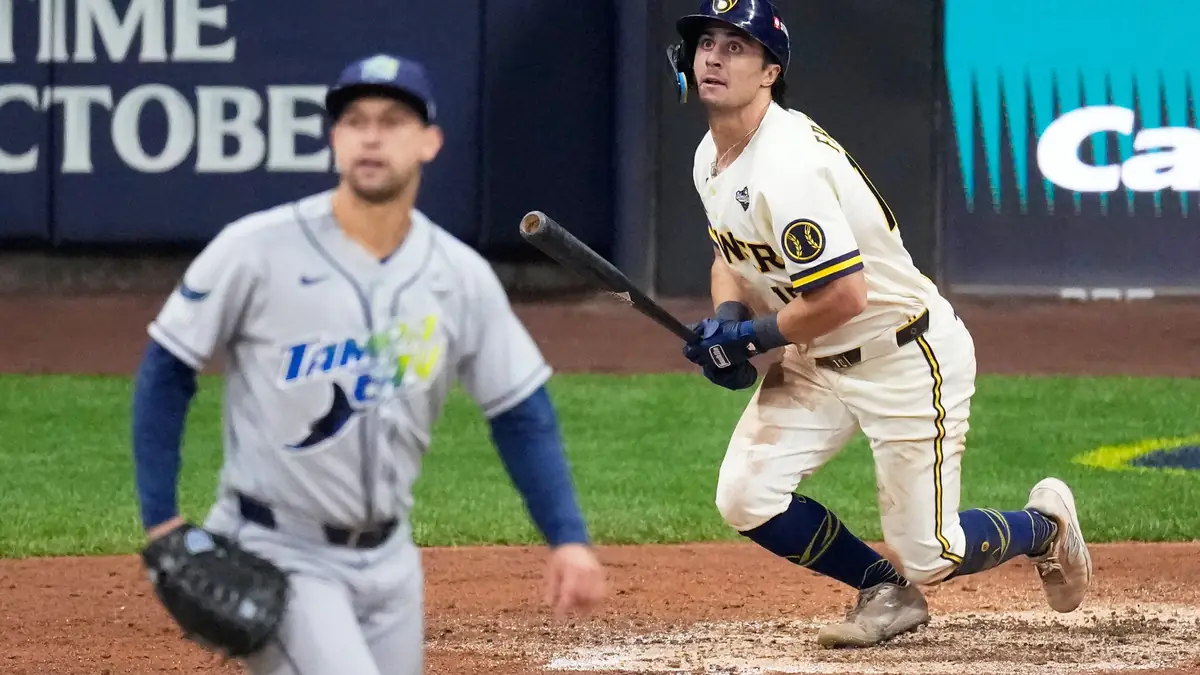 Brewers rally from four-run deficit to beat Rays, take 2-0 World Series lead