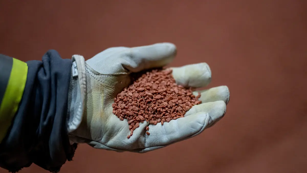 Canada and U.S. should form self-reliant bloc for fertilizer, Carney suggests