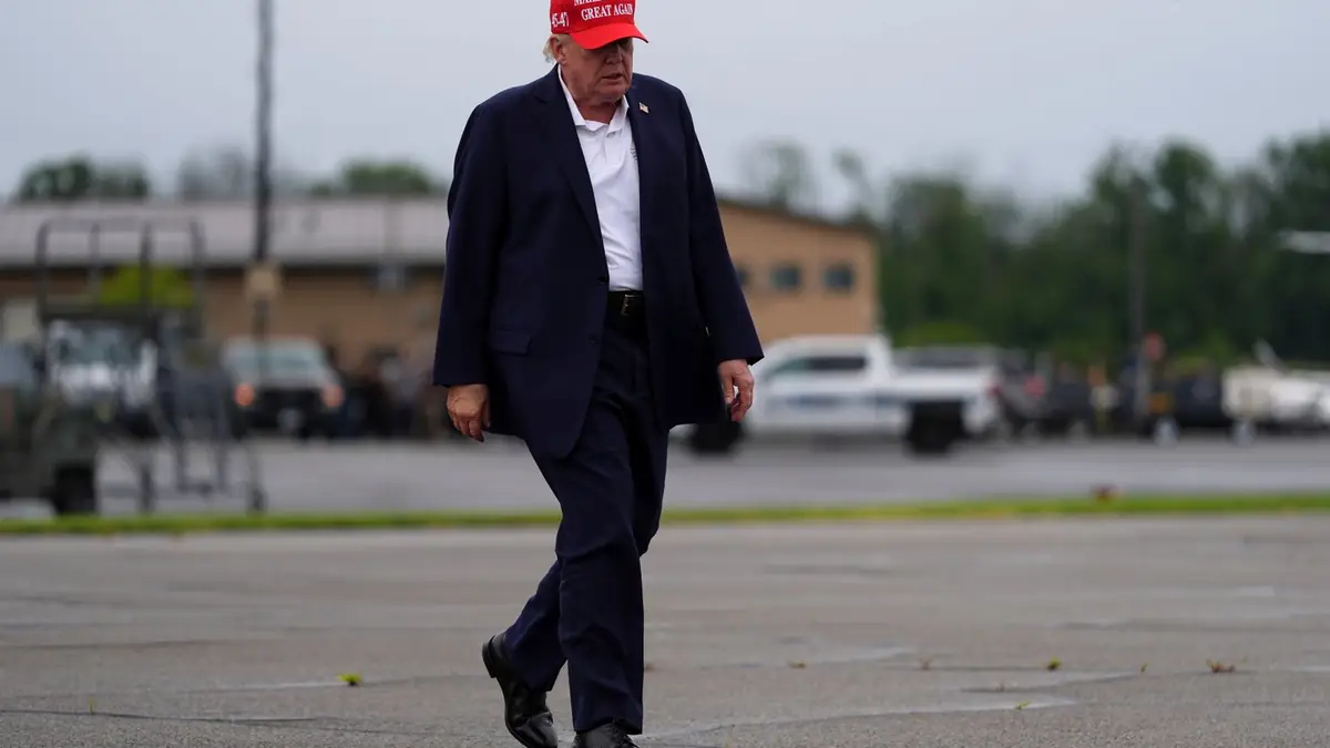 Trump says he’s banning CNN, MS NOW, Politico from White House for reporting ‘fake news’
