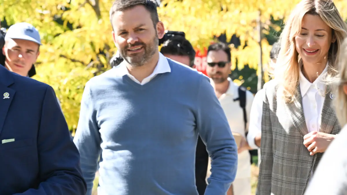 Voters in Quebec head to the first day of advance polling ahead of general election